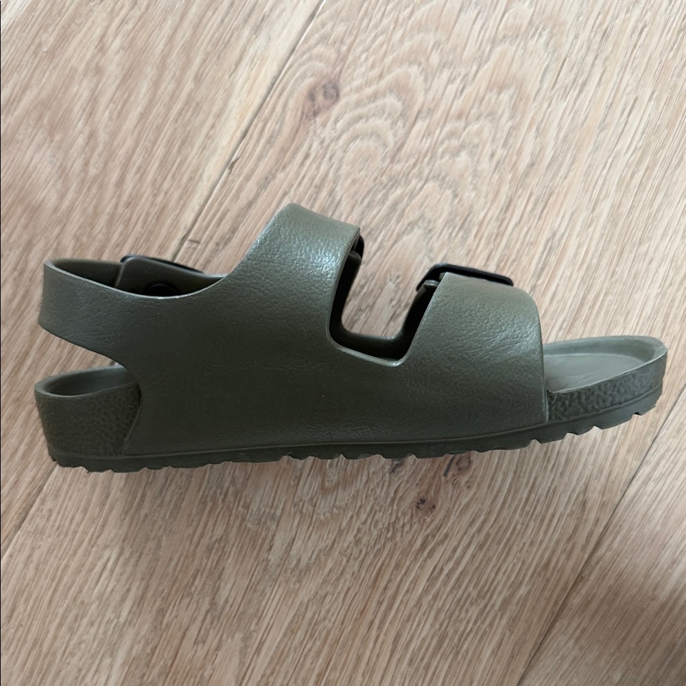 Birkenstock Kids Olive Green Two-Strap EVA Sandals with Black Buckles, Size 28 - Picture 6 of 6